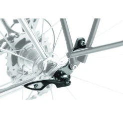 Pièces détachées vélo Magasin 32 Adaptateur De Fixation Porte-bagage Sur Cadre Sans Oeillet Tubus