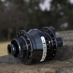 Moyeu Dynamo Roue Vélo Frein à Disque PL-7 Shutter Precision -Pièces détachées vélo Magasin moyeu dynamo roue velo frein a disque pl 7 shutter precision full 5